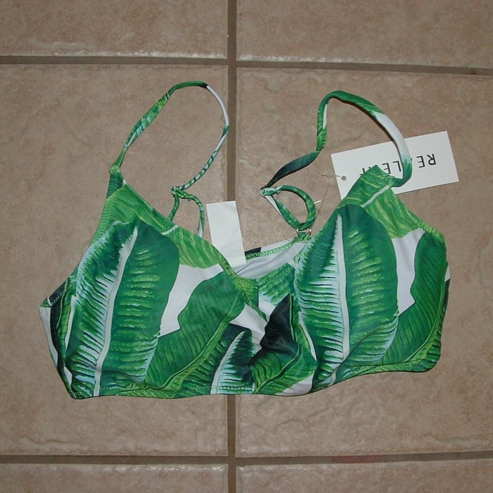 NEW Green Leaf Sz Medium Beach Pool Removeable Pads Adjustable Strap Bikini Top